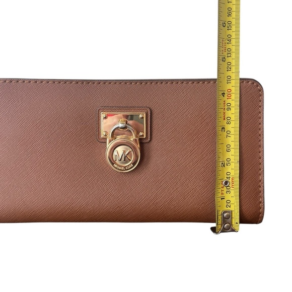 Michael Kors Hamilton lock genuine leather brown neutral zip wallet women’s - Picture 10 of 12